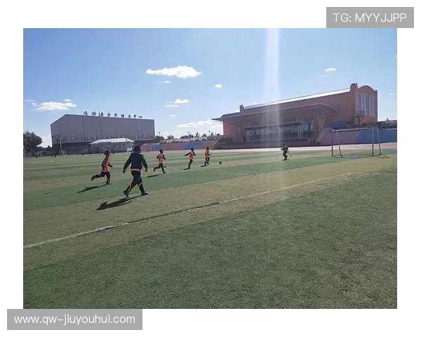 从绿茵到乐音用足球歌曲谐音翻译展现激情与文化交融